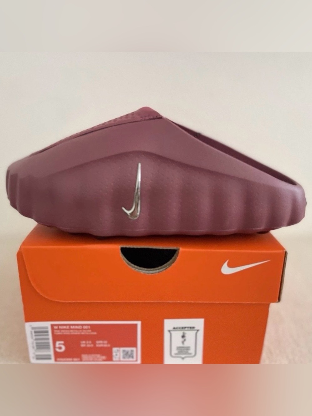 Size 5 Women / 4 Men- W Nike Mind 001 Slide Pink Smoke Unisex NEW